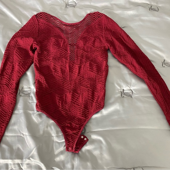 Red Bebe Top criss cross open back bodysuit M - Picture 2 of 3